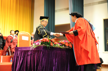 四川大學(xué)校長謝和平獲諾丁漢大學(xué)名譽(yù)博士學(xué)位