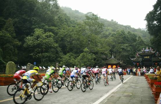 2013環(huán)中國(guó)國(guó)際公路自行車(chē)賽取道都江堰