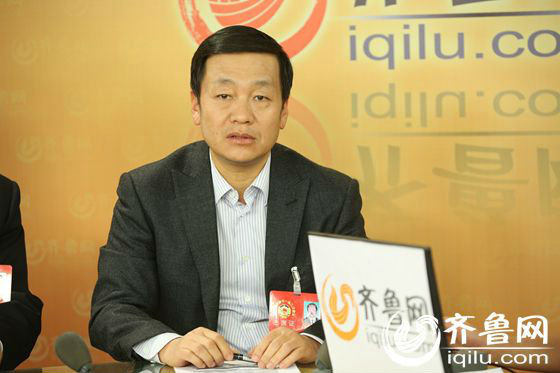 政協(xié)委員熱議“新常態(tài)”：政府要簡政放權(quán)適應(yīng)新常態(tài)