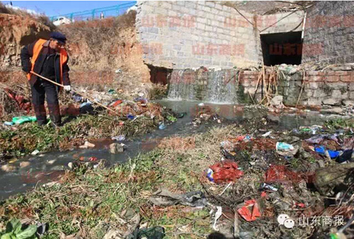 濟南臥虎山水庫成垃圾場 上游農(nóng)家樂污水流進水庫