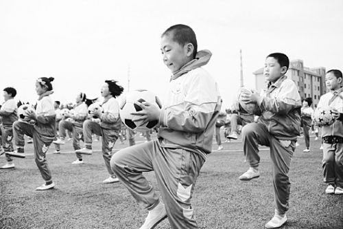 山東建立四級(jí)足球聯(lián)賽 2017年打造千所足球特色學(xué)校