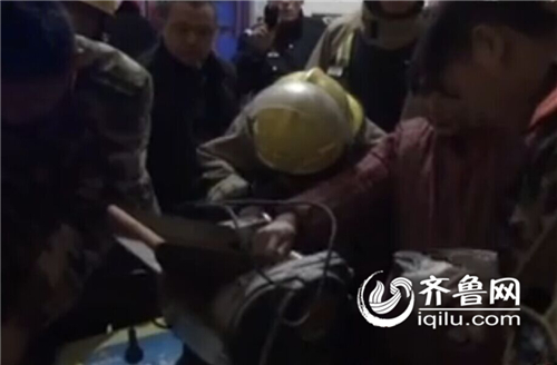聊城：員工粗心不慎擠手 10分鐘救援及時免遭截肢