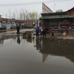 濟(jì)南一條10米寬馬路逢雨必淹 市民調(diào)侃“來看海”