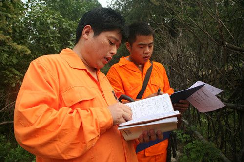 泰山電力人大山上踏出了“第五條登山路”