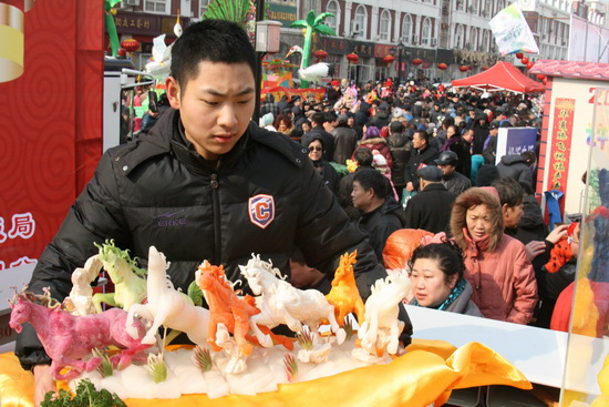 2014青島蘿卜•元宵•糖球會(huì)開幕 10天共舉辦文體經(jīng)貿(mào)活動(dòng)48項(xiàng)