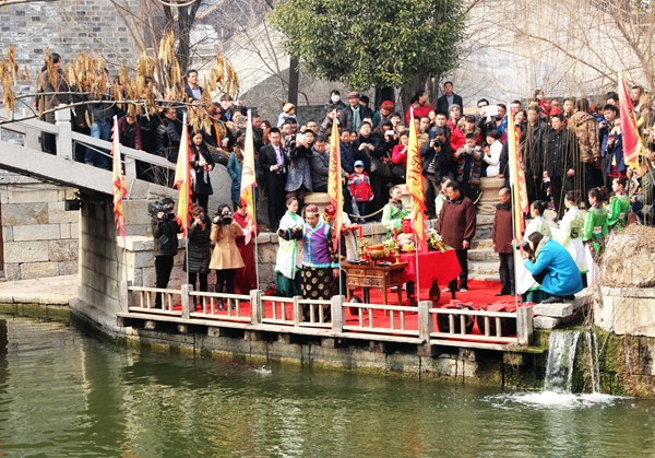 農(nóng)歷“二月二”山東臺兒莊古運(yùn)河畔再現(xiàn)祭河神傳統(tǒng)民俗