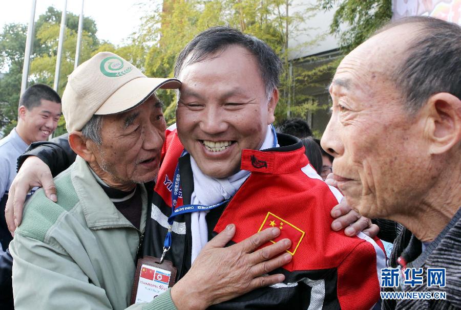 探險勇士王龍祥單騎摩托重走抗美援朝路