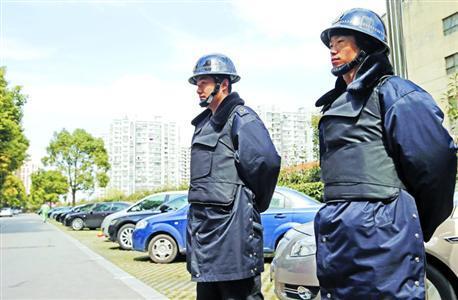 滬一小區(qū)上演搶車(chē)位大戰(zhàn):“特勤安保”全天巡邏
