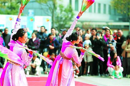 市民文化節(jié)創(chuàng)新辦節(jié)機(jī)制：社會(huì)搭舞臺(tái) 