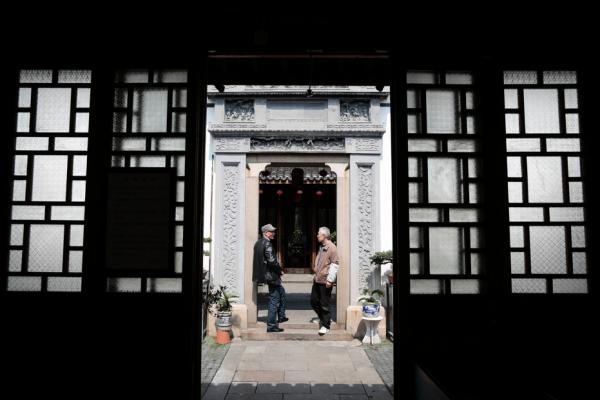 上海老書場歇業(yè)半年重開 官方：貼錢也要開下去