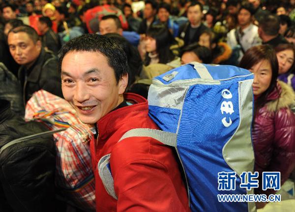 “三大難題”考驗(yàn)春運(yùn) 近29億人次能不能“走得動(dòng)”