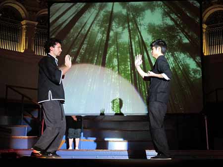 留英中國學(xué)子載歌載舞迎新春（圖）