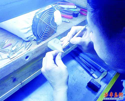 鉆戒加工暴利調(diào)查:萬(wàn)元鉆戒造價(jià)不足三千元(圖)