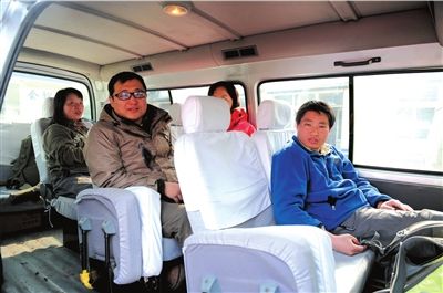 北京出動直升機救驢友 網(wǎng)友稱每小時油費2500元