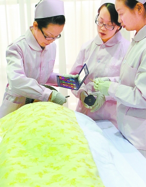 揭秘中國(guó)入殮師：不僅僅是給逝者化妝