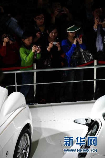 上海車展雙休日迎來(lái)超大客流（圖）