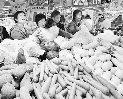 中國(guó)食品質(zhì)量安全問(wèn)題屢發(fā)生 引起公眾密集關(guān)注