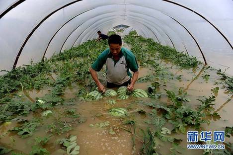 南方多省遭第二輪暴雨襲擊 部分城市被洪水圍困