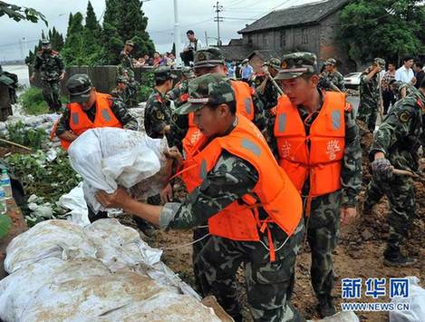 南方多省遭第二輪暴雨襲擊 部分城市被洪水圍困