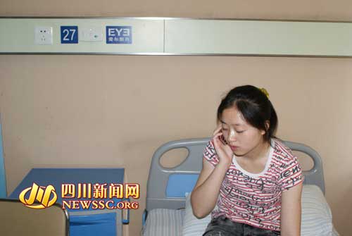 四川拒當(dāng)小三盲女獲15萬捐款