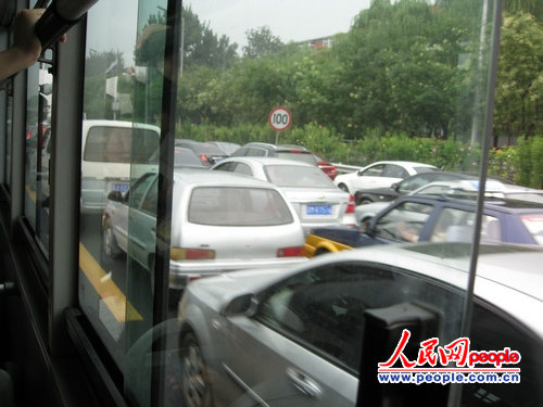 北京京通快速路變“慢速”路 收費(fèi)能否降點(diǎn)兒?
