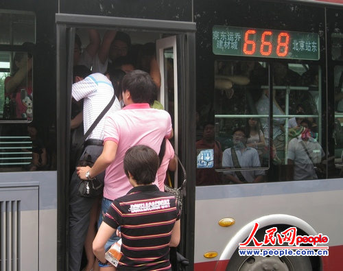 北京京通快速路變“慢速”路 收費(fèi)能否降點(diǎn)兒?