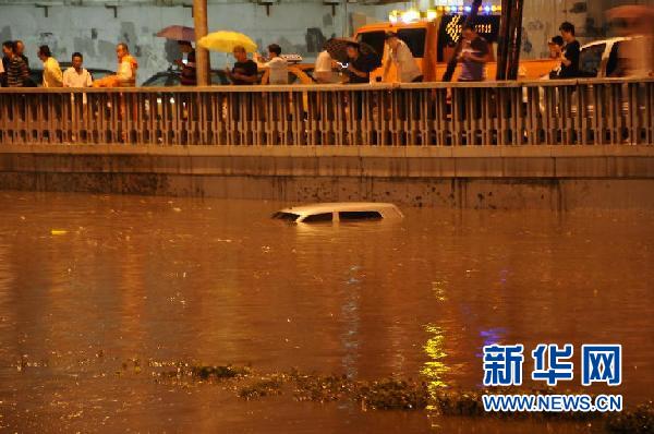北京再次迎來強降雨 部分城區(qū)嚴重積水(組圖)