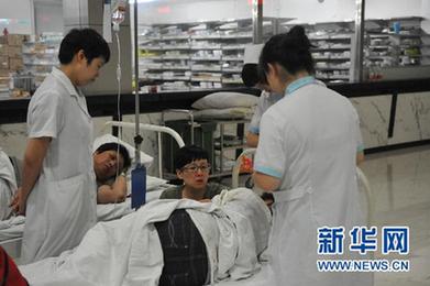 千方百計(jì)救治甬溫線(xiàn)事故傷者:1人1專(zhuān)家 1人1方案