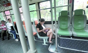 公交車上哪個座位最安全？ 微博瘋傳報告(圖)