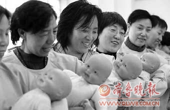 月嫂行業(yè)陷信任危機(jī)：月嫂，你是陌生人嗎