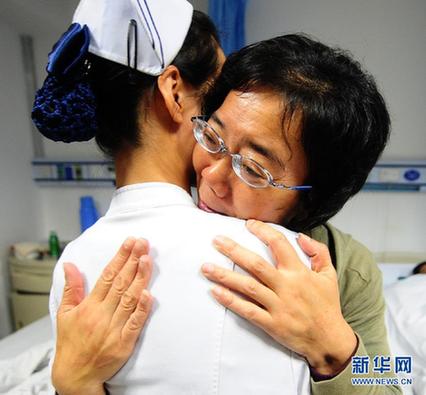 “江城最美女護士”：“天使之吻”救人一命