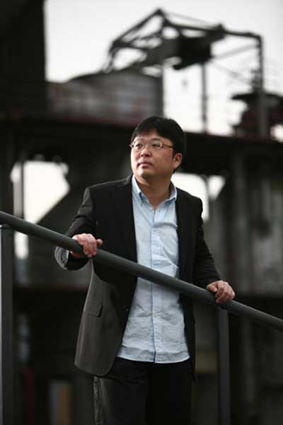 高曉松羅永浩微博對掐：中文爛學(xué)歷低