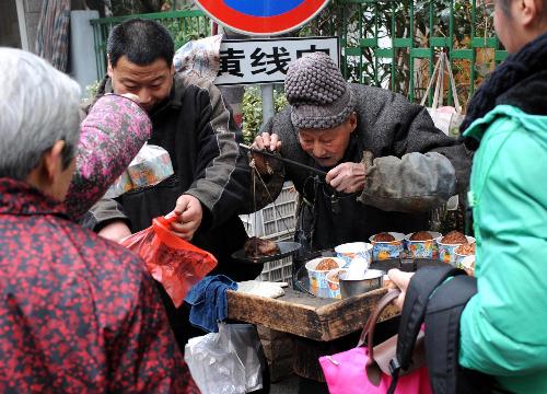 烤梨爺爺 感動(dòng)南京