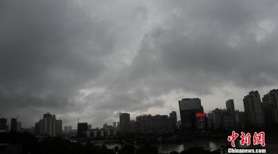 中國(guó)南方現(xiàn)今年以來(lái)最強(qiáng)降雨 各地積極防災(zāi)減災(zāi)