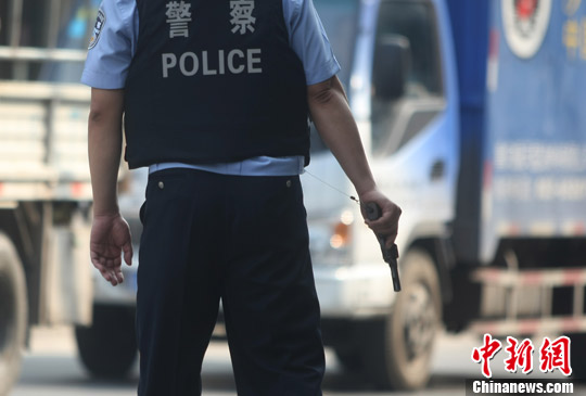 重慶警方追捕周克華第4日現(xiàn)場(chǎng)見(jiàn)聞：高溫下封山搜捕