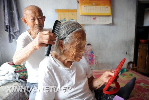 “橡樹婚”夫妻攜手第83個(gè)七夕節(jié)