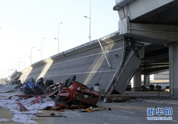 哈爾濱陽(yáng)明灘大橋斷裂 4車(chē)墜橋3死5傷