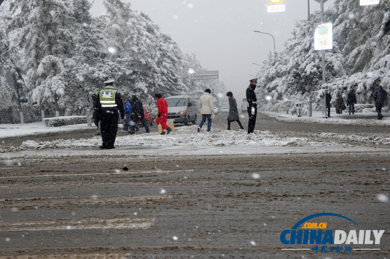 冷空氣來襲 吉林長(zhǎng)春迎下半年首場(chǎng)降雪