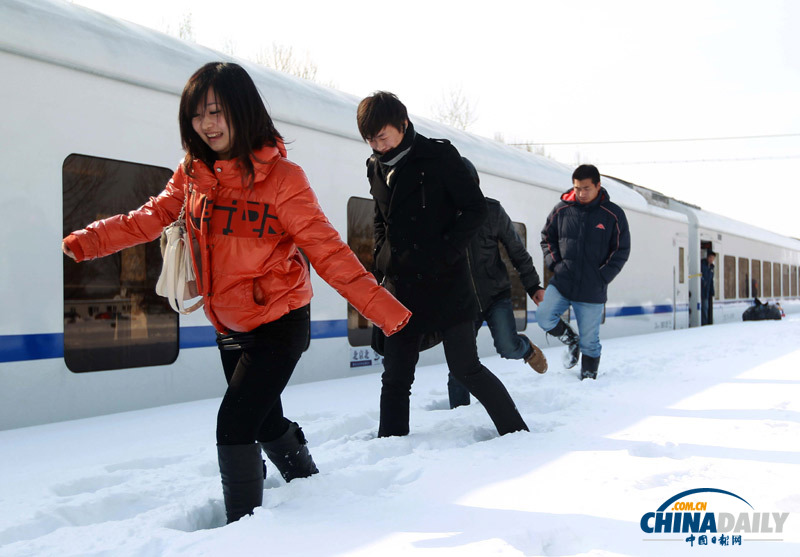 北京延慶遭遇52年來最大降雪 抗雪救災(zāi)有序進行