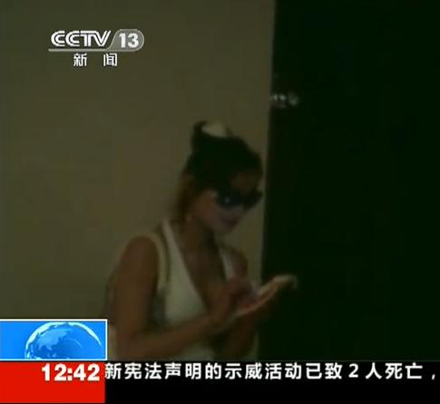 警察假扮嫖客與賣淫女周旋 摧毀招嫖團(tuán)伙
