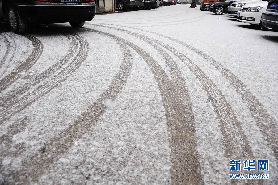 “雪花紛飛看京城”：北京大部地區(qū)迎來降雪