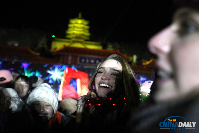 《中國(guó)日?qǐng)?bào)》2013元旦圖片精選：迎接新年第一縷陽(yáng)光