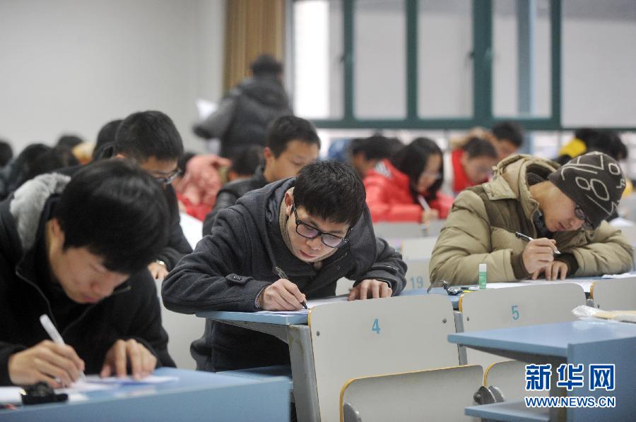 新聞鏡頭：“考研熱”背后是“就業(yè)難”？
