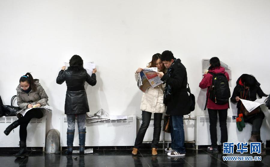 新聞鏡頭：“考研熱”背后是“就業(yè)難”？