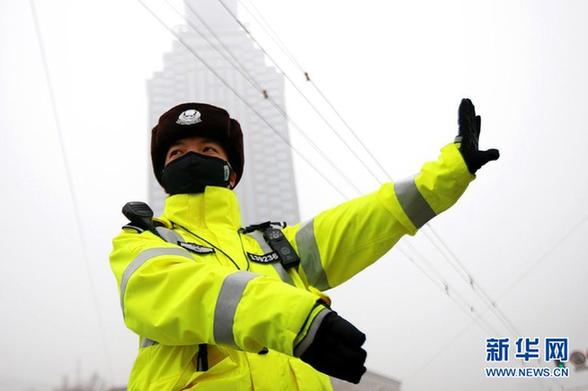 濟南交警試行戴口罩上崗
