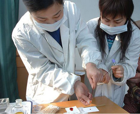 婚姻脆弱催熱親子鑒定 滴血認(rèn)親一再上演