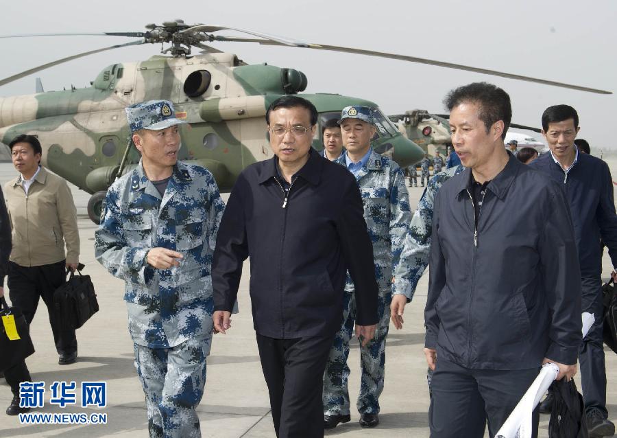 李克強在震區(qū)24小時的足跡