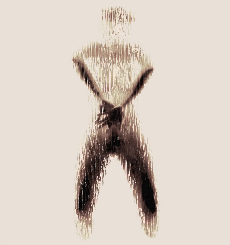 裸體呈現(xiàn)英文字母剪影