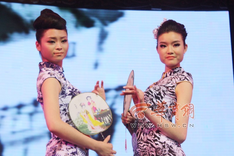 2013國際旅游小姐陜西賽區(qū)三甲出爐 選手贅肉走光奇葩多