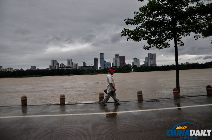 柳江柳州段出現(xiàn)超警戒水位 水位仍在上漲